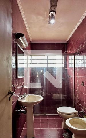 Casa à venda com 189m², 3 quartos e 4 vagas Casa à venda com 189m², 3 quartos e 4 vagasBanheiro Social