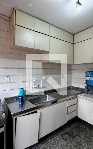 Casa à venda com 189m², 3 quartos e 4 vagas Casa à venda com 189m², 3 quartos e 4 vagasCozinha