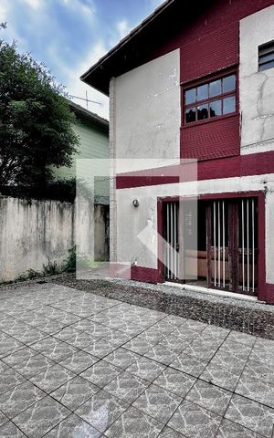 Casa à venda com 189m², 3 quartos e 4 vagas Casa à venda com 189m², 3 quartos e 4 vagasÁrea Externa