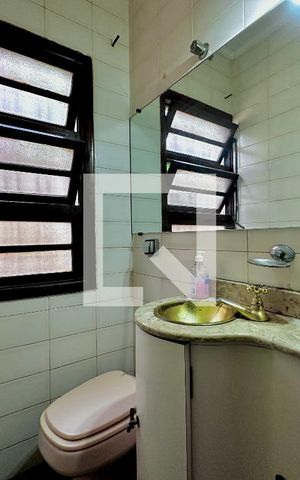 Casa à venda com 189m², 3 quartos e 4 vagas Casa à venda com 189m², 3 quartos e 4 vagasLavabo