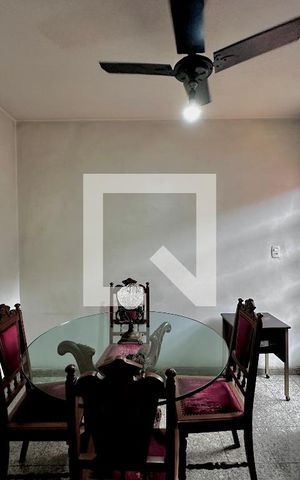 Casa à venda com 189m², 3 quartos e 4 vagas Casa à venda com 189m², 3 quartos e 4 vagasSala