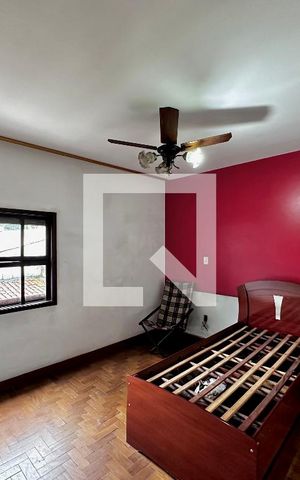 Casa à venda com 189m², 3 quartos e 4 vagas Casa à venda com 189m², 3 quartos e 4 vagasSuíte