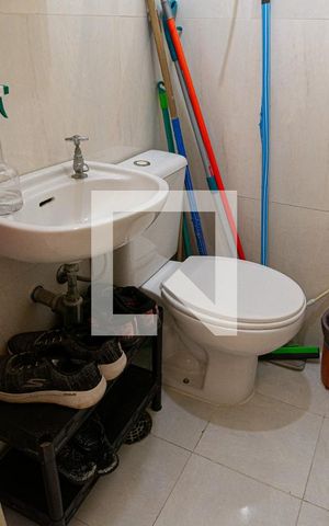 Apartamento para alugar com 156m², 3 quartos e 2 vagas Apartamento para alugar com 156m², 3 quartos e 2 vagasBanheiro de Serviço