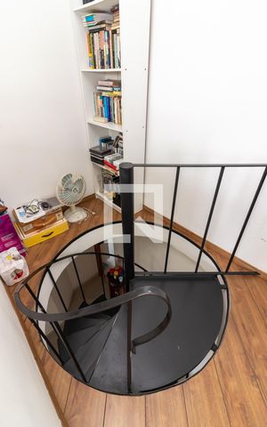 Apartamento à venda com 226m², 2 quartos e 2 vagasSala de TV - Escada