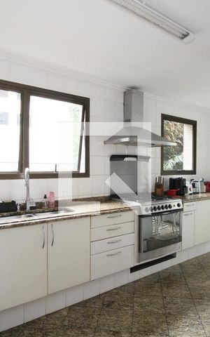 Apartamento para alugar com 286m², 3 quartos e 3 vagasCozinha - Armários