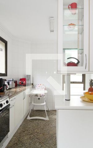 Apartamento para alugar com 286m², 3 quartos e 3 vagasCozinha - Armários