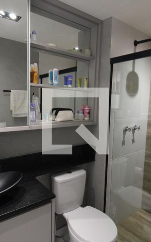 Apartamento à venda com 64m², 2 quartos e 1 vagaQuarto 2 - Banheiro
