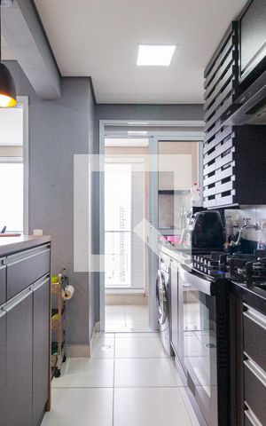 Apartamento para alugar com 76m², 3 quartos e 2 vagas Apartamento para alugar com 76m², 3 quartos e 2 vagasCozinha e área de serviço