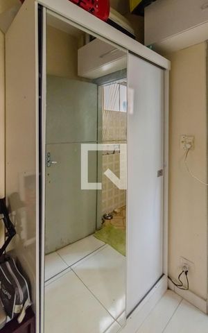 Apartamento à venda com 86m², 2 quartos e sem vaga Apartamento à venda com 86m², 2 quartos e sem vagaQuarto de Serviço