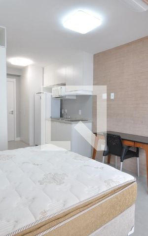 Apartamento à venda com 28m², 1 quarto e sem vagaSala/Quarto