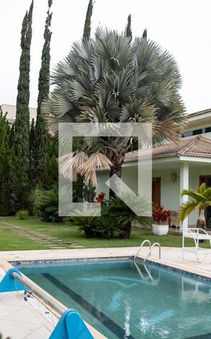 Casa à venda com 436m², 4 quartos e 6 vagas Casa à venda com 436m², 4 quartos e 6 vagasÁrea comum
