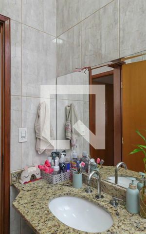Casa à venda com 117m², 3 quartos e 2 vagas Casa à venda com 117m², 3 quartos e 2 vagasBanheiro