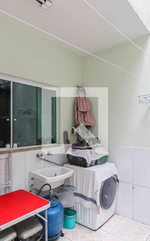 Casa à venda com 117m², 3 quartos e 2 vagas Casa à venda com 117m², 3 quartos e 2 vagasÁrea de Serviço