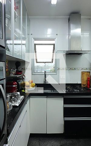 Apartamento para alugar com 68m², 3 quartos e 1 vagaCozinha e Área de Serviço