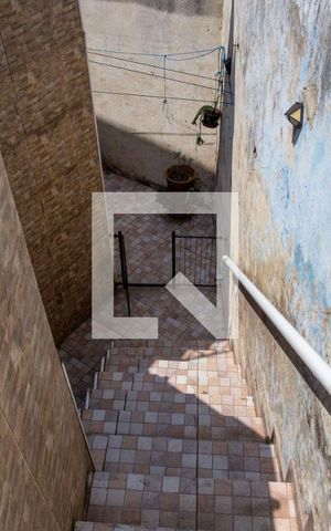Casa à venda com 158m², 3 quartos e 2 vagasEscada
