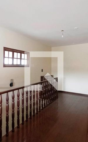 Casa à venda com 480m², 3 quartos e 4 vagas Casa à venda com 480m², 3 quartos e 4 vagasSala 3