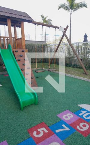 Studio para alugar com 40m², 1 quarto e 1 vaga Studio para alugar com 40m², 1 quarto e 1 vagaÁrea comum - Playground