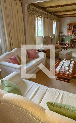 Apartamento à venda com 400m², 5 quartos e 3 vagas Apartamento à venda com 400m², 5 quartos e 3 vagasSala