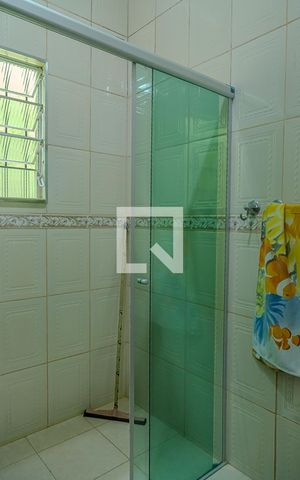 Casa à venda com 215m², 5 quartos e 2 vagas Casa à venda com 215m², 5 quartos e 2 vagasEdícula