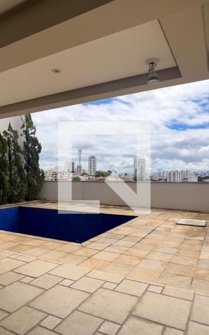 Casa à venda com 380m², 4 quartos e 6 vagas Casa à venda com 380m², 4 quartos e 6 vagasPiscina