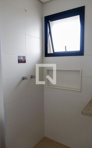 Apartamento à venda com 95m², 2 quartos e 2 vagas Apartamento à venda com 95m², 2 quartos e 2 vagasBanheiro da Suíte 1