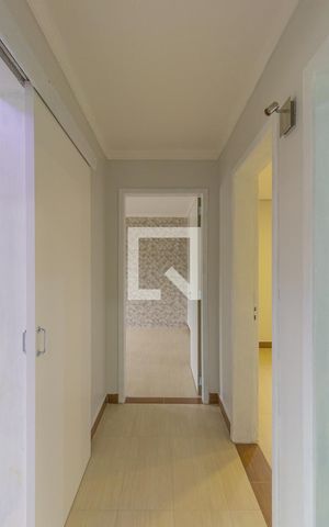 Casa à venda com 125m², 3 quartos e 4 vagas Casa à venda com 125m², 3 quartos e 4 vagasCorredor