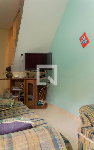 Casa à venda com 150m², 2 quartos e 1 vaga Casa à venda com 150m², 2 quartos e 1 vagaSala
