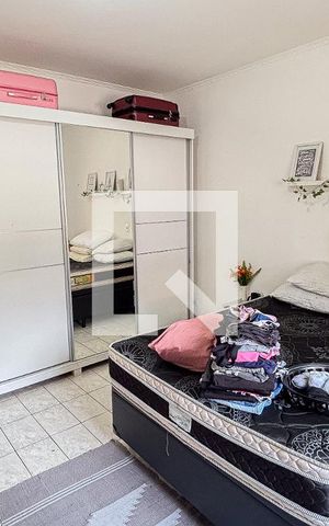 Casa à venda com 200m², 3 quartos e 2 vagas Casa à venda com 200m², 3 quartos e 2 vagasQuarto 1