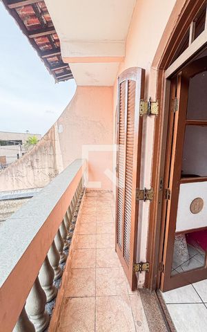 Casa à venda com 200m², 3 quartos e 2 vagas Casa à venda com 200m², 3 quartos e 2 vagasVaranda da Suíte