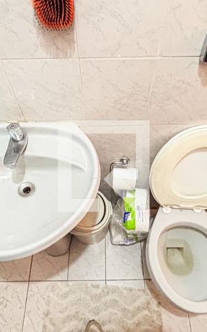 Casa à venda com 200m², 3 quartos e 2 vagas Casa à venda com 200m², 3 quartos e 2 vagasBanheiro 2