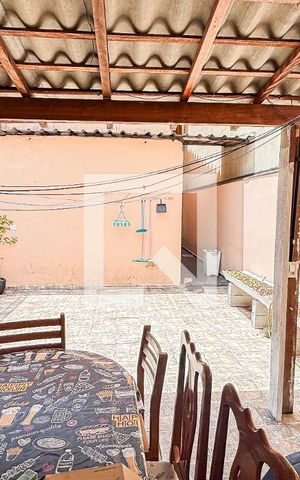 Casa à venda com 200m², 3 quartos e 2 vagas Casa à venda com 200m², 3 quartos e 2 vagasQuintal