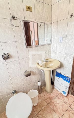 Casa à venda com 200m², 3 quartos e 2 vagas Casa à venda com 200m², 3 quartos e 2 vagasBanheiro da Suíte
