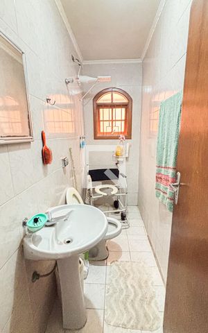 Casa à venda com 200m², 3 quartos e 2 vagas Casa à venda com 200m², 3 quartos e 2 vagasBanheiro 2