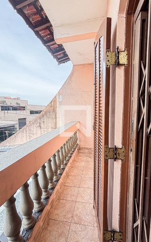 Casa à venda com 200m², 3 quartos e 2 vagas Casa à venda com 200m², 3 quartos e 2 vagasVaranda da Suíte