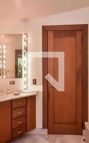 Casa para alugar com 1000m², 4 quartos e 6 vagasBanheiro Suíte 2