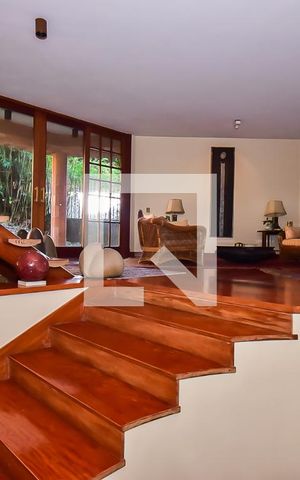 Casa para alugar com 1000m², 4 quartos e 6 vagasSala