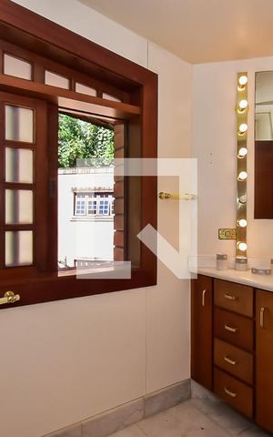 Casa para alugar com 1000m², 4 quartos e 6 vagasBanheiro Suíte 2