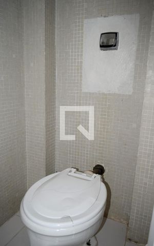 Apartamento à venda com 70m², 2 quartos e sem vagaBanheiro da Área de Serviço