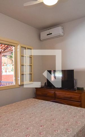 Casa à venda com 300m², 3 quartos e 2 vagasSuite