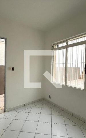 Casa à venda com 200m², 5 quartos e 3 vagas Casa à venda com 200m², 5 quartos e 3 vagasQuarto 4