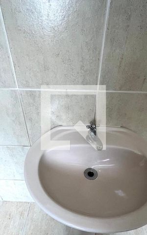 Casa à venda com 200m², 5 quartos e 3 vagas Casa à venda com 200m², 5 quartos e 3 vagasBanheiro Corredor