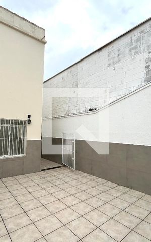 Casa à venda com 200m², 5 quartos e 3 vagas Casa à venda com 200m², 5 quartos e 3 vagasQuintal