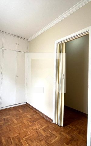 Casa à venda com 200m², 5 quartos e 3 vagas Casa à venda com 200m², 5 quartos e 3 vagasQuarto 2