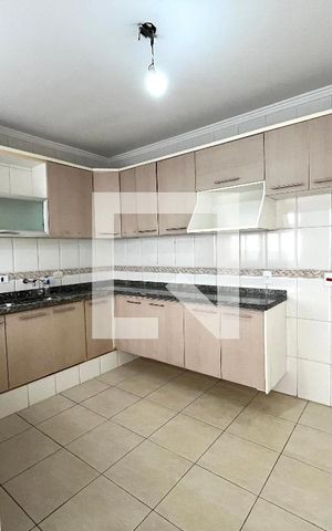 Casa à venda com 200m², 5 quartos e 3 vagas Casa à venda com 200m², 5 quartos e 3 vagasCozinha