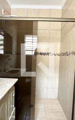 Casa à venda com 200m², 5 quartos e 3 vagas Casa à venda com 200m², 5 quartos e 3 vagasBanheiro da Suíte