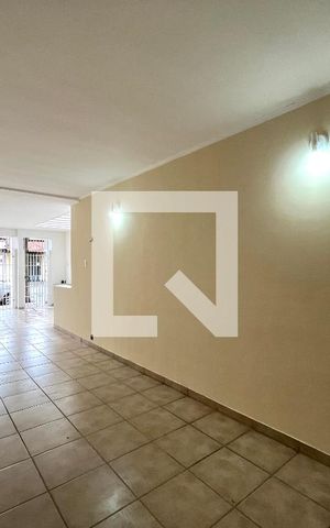 Casa à venda com 200m², 5 quartos e 3 vagas Casa à venda com 200m², 5 quartos e 3 vagasGaragem
