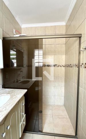 Casa à venda com 200m², 5 quartos e 3 vagas Casa à venda com 200m², 5 quartos e 3 vagasBanheiro da Suíte