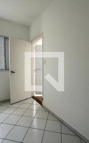 Casa à venda com 200m², 5 quartos e 3 vagas Casa à venda com 200m², 5 quartos e 3 vagasQuarto de Serviço