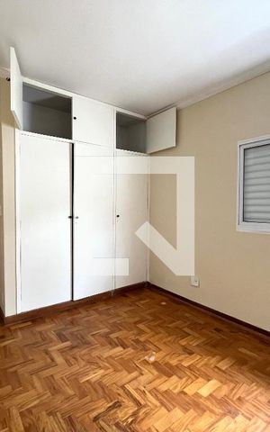 Casa à venda com 200m², 5 quartos e 3 vagas Casa à venda com 200m², 5 quartos e 3 vagasSuite