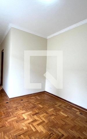 Casa à venda com 200m², 5 quartos e 3 vagas Casa à venda com 200m², 5 quartos e 3 vagasSuite